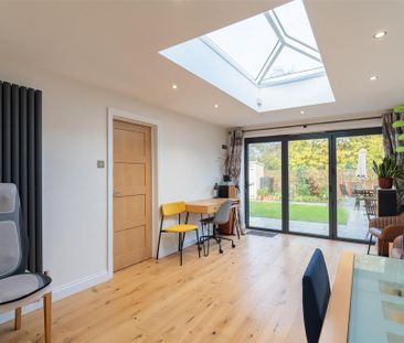 4 bedroom semi-detached house to rent - Photo 5