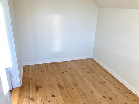 Moderne lejlighed med lys stue og nyt køkken i Odense C - Photo 3