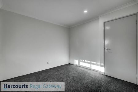 14/2 Twilight Mews, AUBIN GROVE WA 6164 - Photo 4