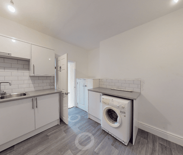 To Let: 2 Bedroom Flat Murray Street, Hartlepool, County Durham, TS... - Photo 2