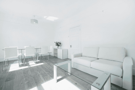 Finborough Road, London, SW10 - Photo 3