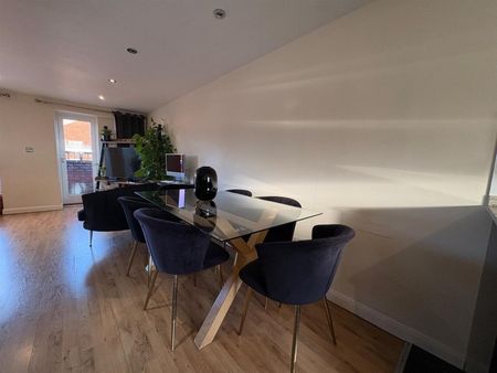 2 BED Flat To rent - Photo 3