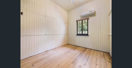 Charming 3 Bedroom Queenslander with Newley Renovate Kitchen. - Photo 5