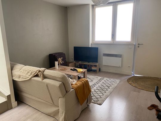 T2 en duplex de 37.27 m², place de la République réf 4335 - Photo 1