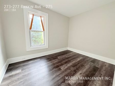 MODERN LIVING IN A NEWLY RENOVATED 2BEDROOM/1BATH UNIT+ UTILITIES - Photo 2