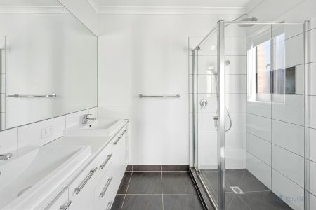 Well presented 3 bedroom home - Photo 3