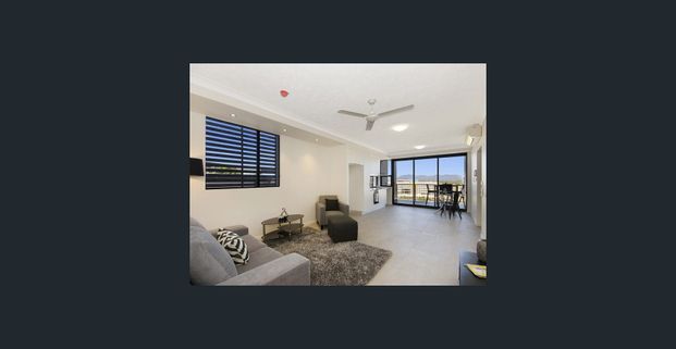 Top Level Apartment - Awesome Views! - Photo 1