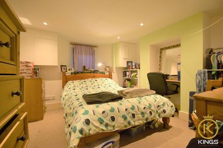 5 bedroom semi-detached house to rent - Photo 3