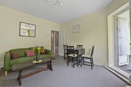 Price £462 pw - Available Now - Furnished - Photo 3