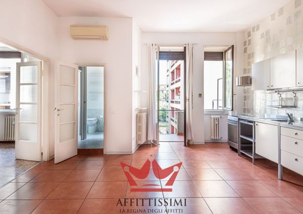 Rif. 772 | bilocale con balcone con vista sulla darsena.