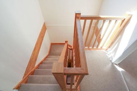 4 bedroom detached house to rent - Photo 2