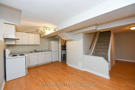 For Lease - 6459 Tisler Crescent, Mississauga, Ontario - Photo 3