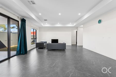 Open the Door to Effortless Family Living in Findon - Photo 5