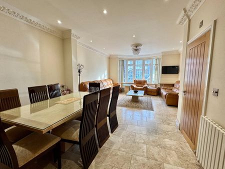 8 Bed Semi-Detached House, Dunstable Road, LU4 - Photo 3