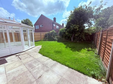 Ash Road - Warrington - WA5 - Photo 4