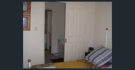 Great location Neat & Tidy 3 Bed, 1 Bath - Photo 4