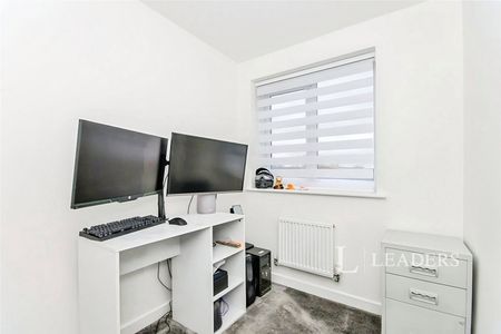 3 bedroom house to rent Ash Close, Yaxley, PE7 - Photo 3