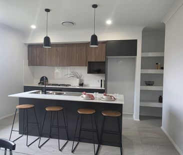 Modern 3-Bedroom Family Home!!! - Photo 5