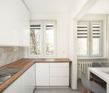 Po remoncie, osobna kuchnia, możliwość doposażenia 60 m² - Photo 3