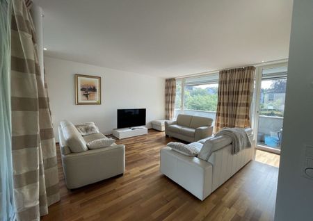 4.5-room apartment with balcony, 140 m² | limited to 6 months - Photo 2