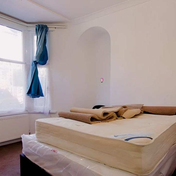 5 Bed 2 Bath - Photo 1