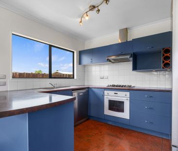 Welcome to this fantastic home in the heart of Paengaroa. - Photo 1