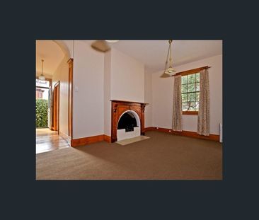 Charming & Stylish - Photo 2