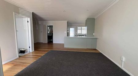 Newly Renovated Three Bedroom Unit - Photo 2