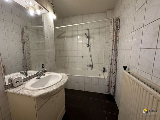 Lichtrijk en ruim appartement (76m²) met 2 slaapkamers en garage gelegen te Berchem - Photo 1
