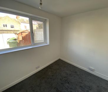 4 bedroom terraced house to rent - Photo 5