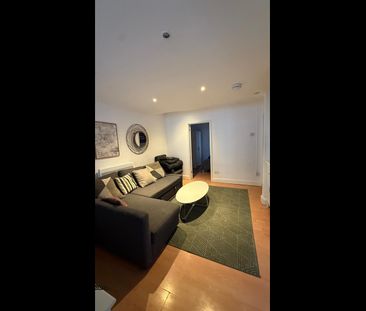 2 Bed Flat, Fulham Broadway, SW6 - Photo 1