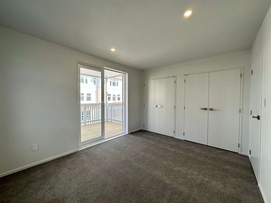 4 Bedroom Townhouse Price reduced in the Center Avondale - Photo 1