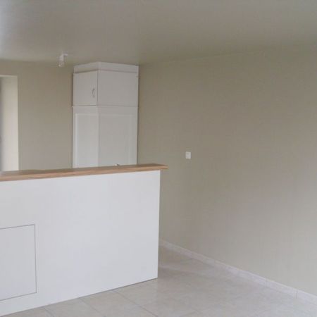 A louer studio - centre ville de Carentan - 2e étage - Photo 4