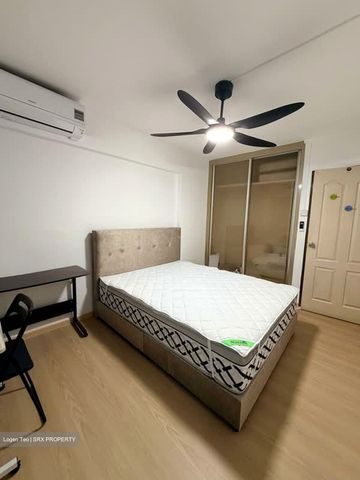 Blk 271 Gombak Place (Bukit Batok), HDB 3 Rooms - For Rent - Photo 3