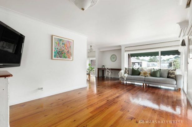 5 Bonito Street, Mount Eliza VIC 3930 - House For Rent | Domain - Photo 1