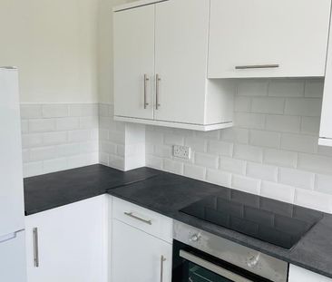 2 bedroom semi-detached house to rent - Photo 4