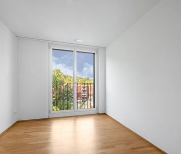 Modern life in cast iron - Photo 1