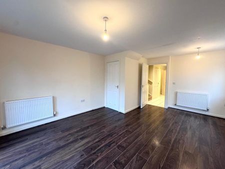 3 bedroom end of terrace house to rent - Photo 2