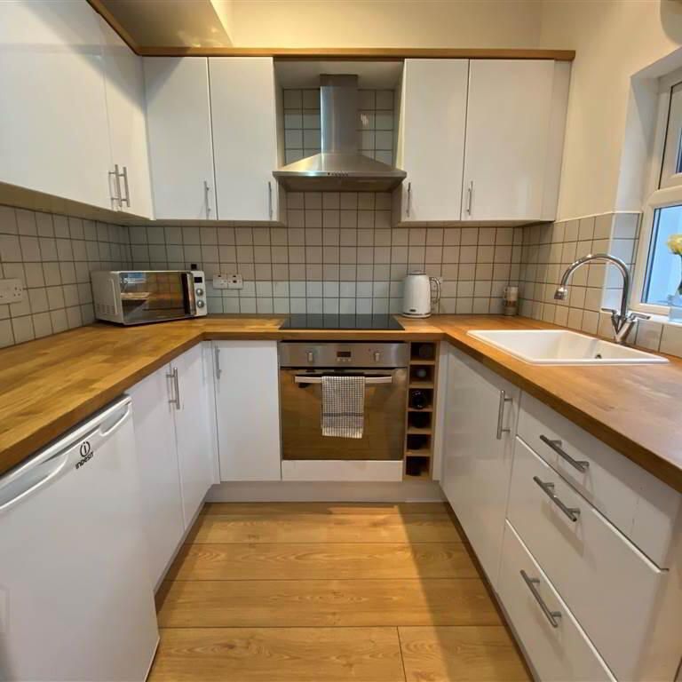26 Ravenhill Avenue, Belfast, BT6 8LG - Photo 1