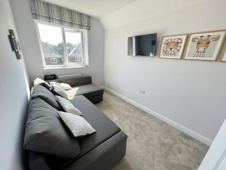 Pentrebane Drive, St Fagans - Photo 2