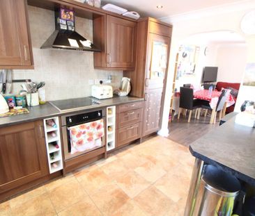 2 bedroom semi-detached house to rent - Photo 5