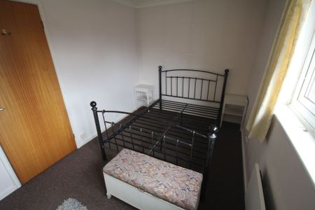 Aldenham Drive, Uxbridge, UB8 - Photo 5