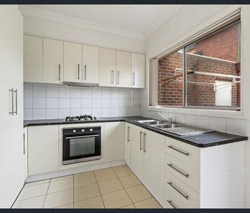 SPACIOUS 3BEDROOM HOME IN HEART OF EPPING - Photo 3