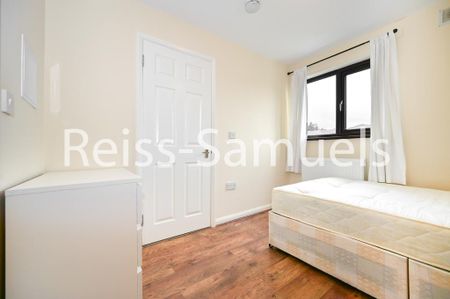 4 bedroom terraced house to rent - Photo 5