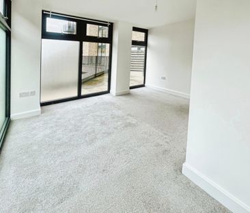 Pullman Square, Grays, RM17 - Photo 2