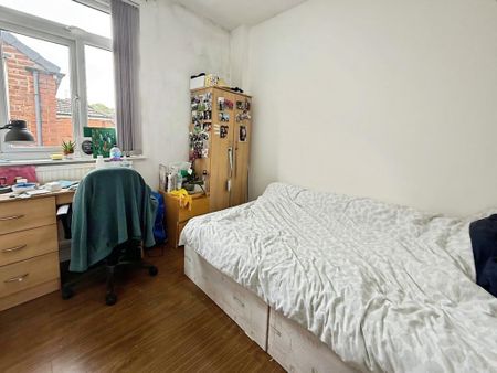 4 bedroom terraced house to rent - Photo 3