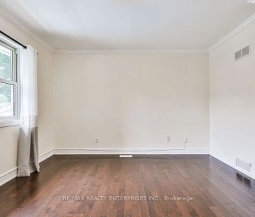 Detached Home For Lease | W9248483 - Photo 2