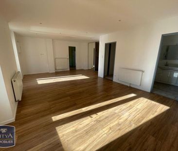 Location Appartement 4 pièces 121m² LE CHAMBON FEUGEROLLES 42500 - Photo 2