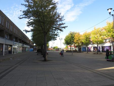 Peterborough PE2 - Photo 2