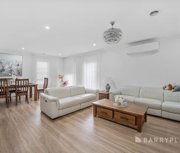 Modern 3-Bedroom Home in Convenient Officer Location - Photo 1